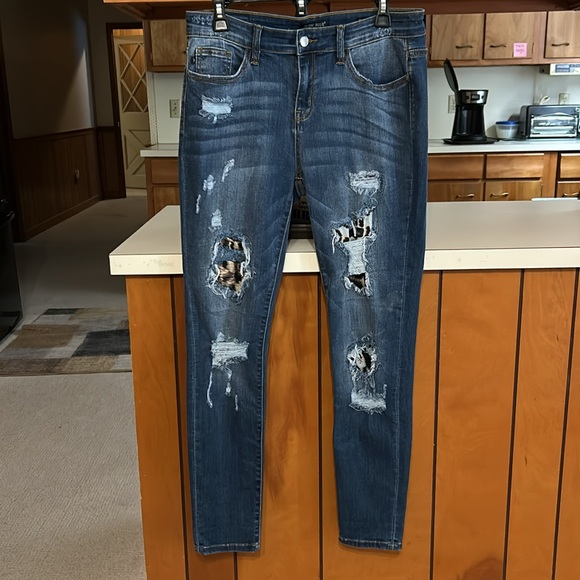 Judy Blue Women's Leopard Print Patch Skinny Jeans 32x29.5 Mid-rise JB8265MD
Y - Picture 4 of 17